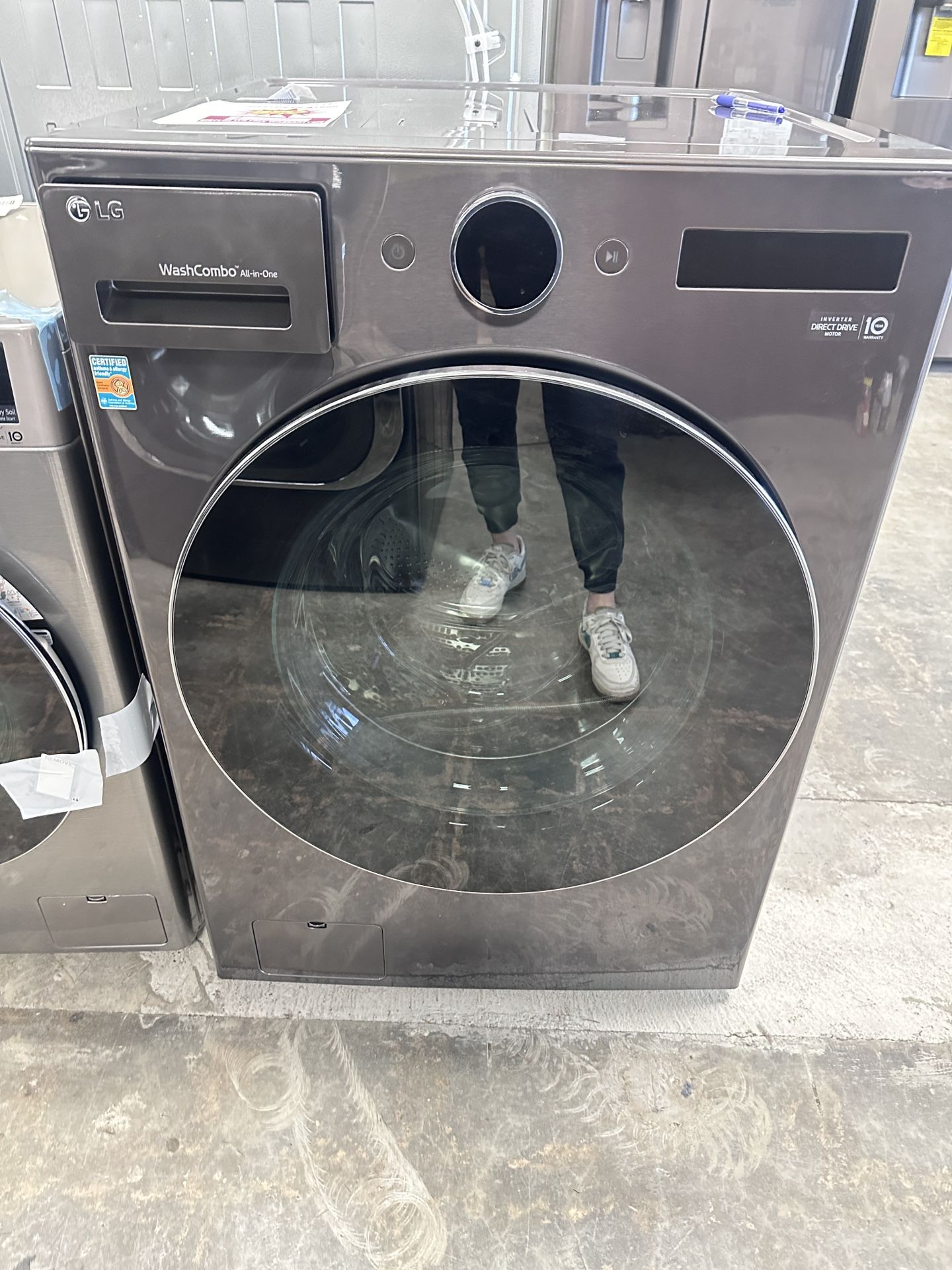 LG Washer And Dryer All In One Machine 