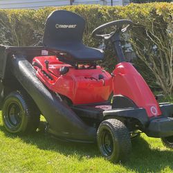 Troy Bilt 3n1 30” Lawn Tractor with Bagger 