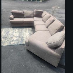 Grey Sectional Couch 🛋 Can Deliver