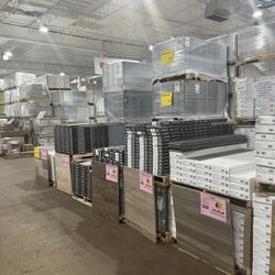Stainmaster Vinyl Click CLEARANCE SALE‼️ $1.99 s/f & Up