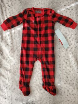 Brand new with tags!! Eddie Bauer unisex onsies. I have sizes 3m-18m