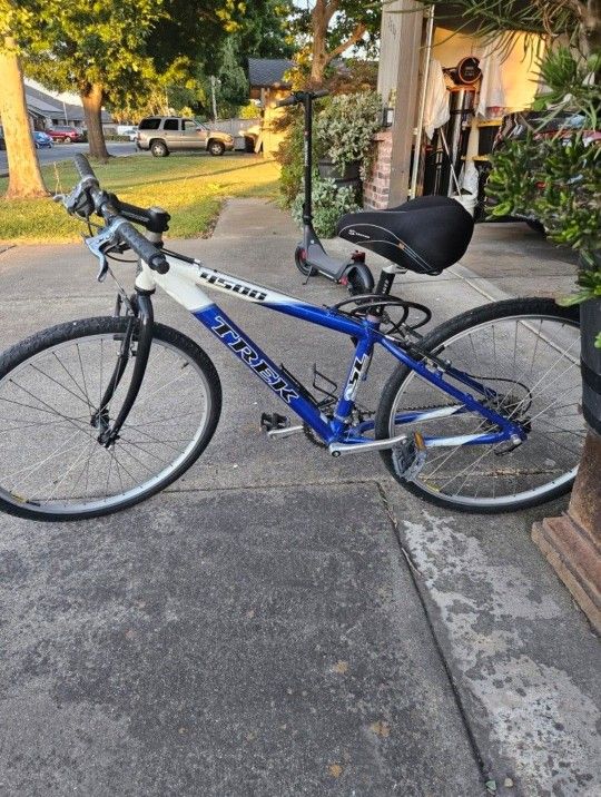 4500 TREK Mountain Bike
