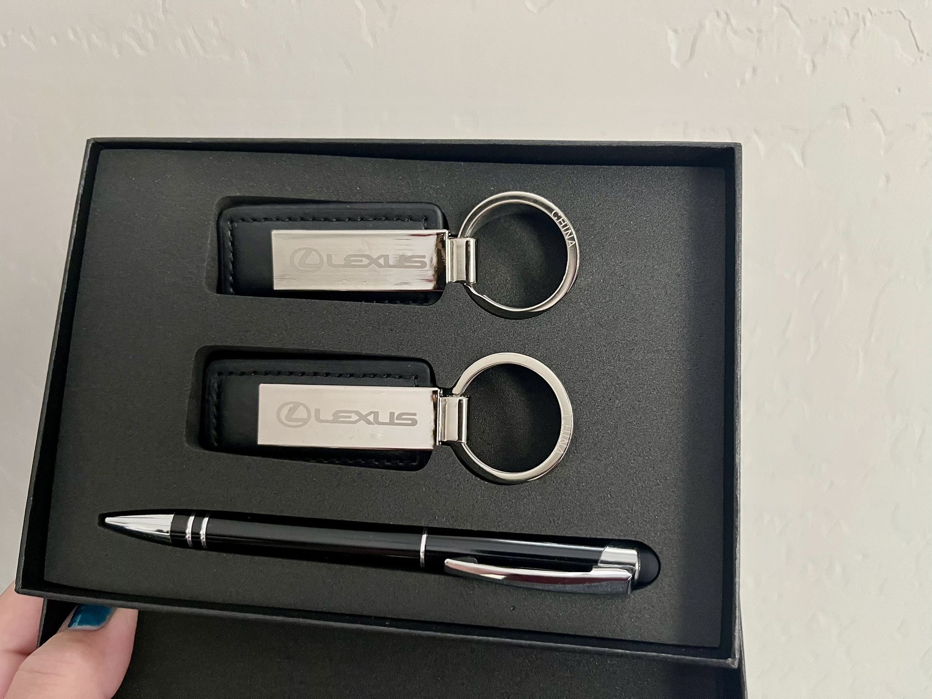 LEXUS Black Leather Key Chain & Pen Set 