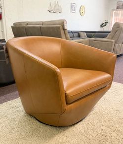 Top grain leather swivel chair • Hemky •