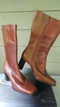 New Beautiful high heels boots size 7!!😉