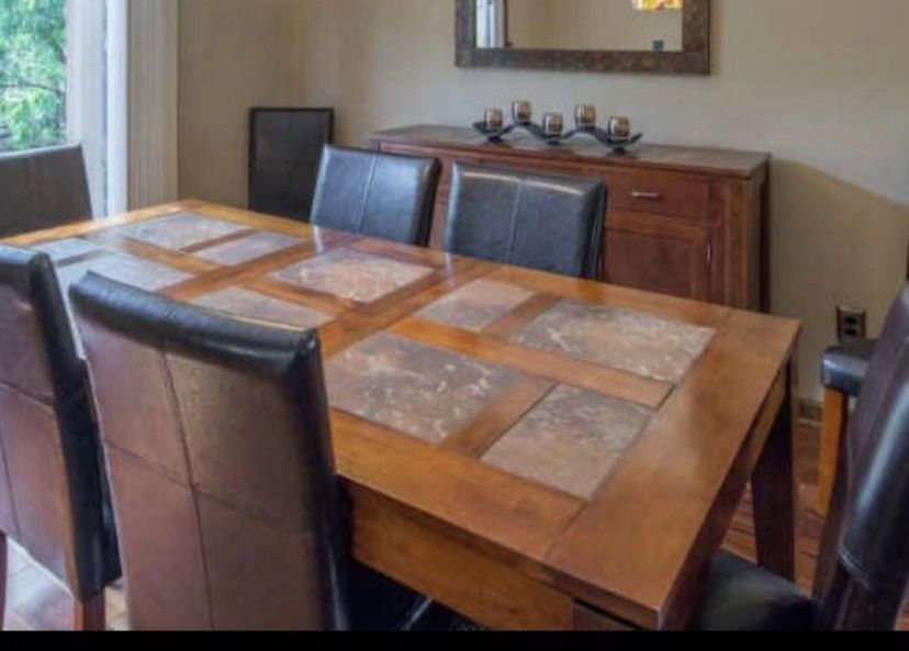 Dining set table with 6 chairs -Great condition..