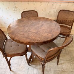 Dining Room / Kitchen Table 