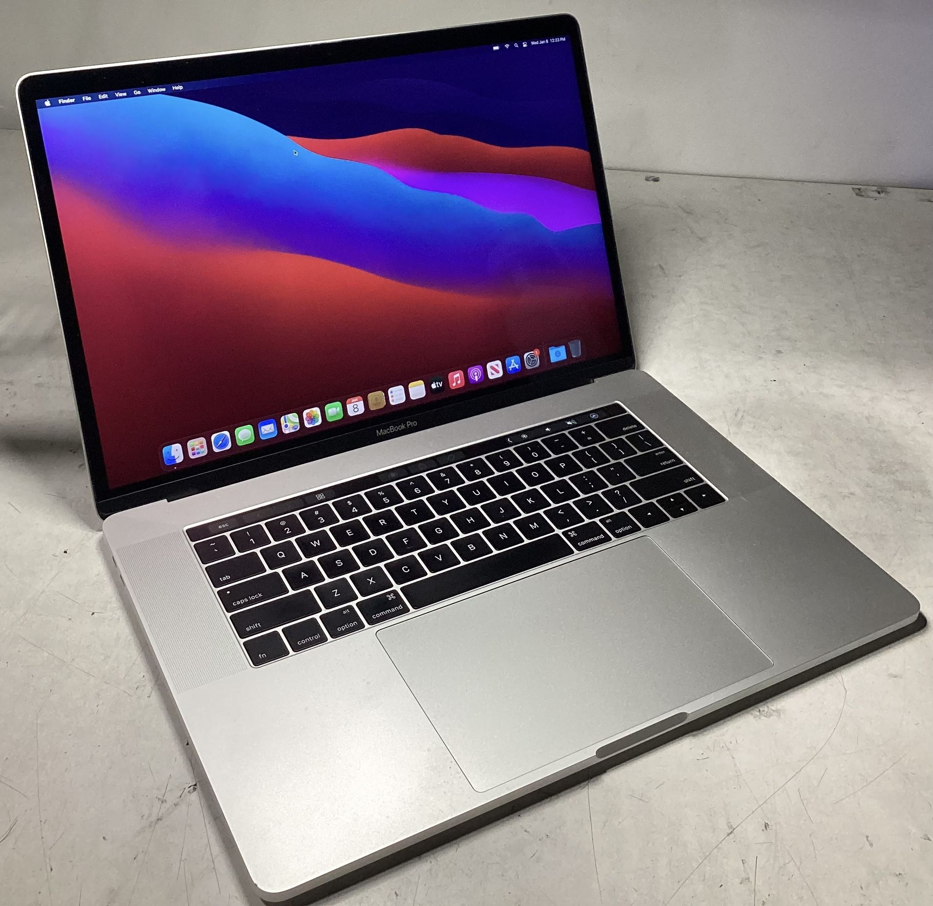 2016 Apple MacBook Pro 15” A1707 (Intel i7-7820HQ 16GB Ram 512GB SSD) Clean! Unlocked!