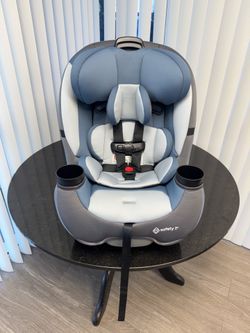 $100 FIRM / Safety 1st Grow and Go convertible car seat / forward and rear facing / 5-65 pounds