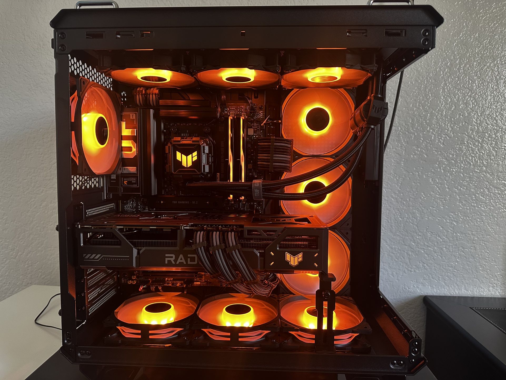 9070 XT Gaming TUF Mid-High