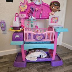 Doc Mcstuffins Nursery Station 