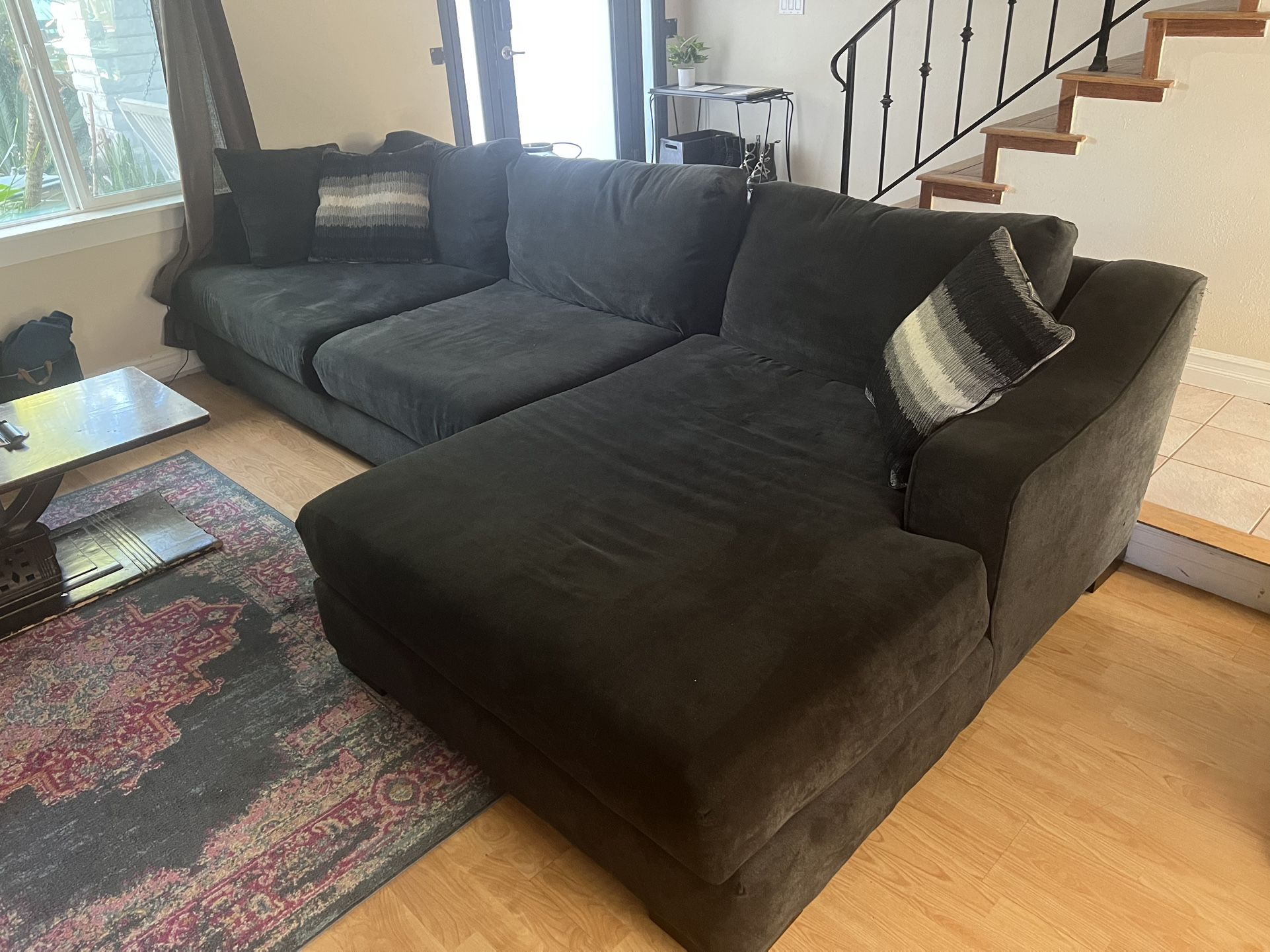Large Sectional Couch - SUPER Comfy & Clean