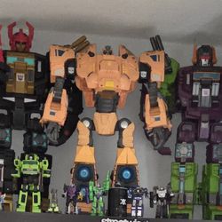 Scorponok, Black Zar. Autobot Ship