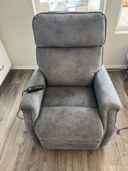 Flex Steel Power Lift Recliner