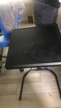 Foldable table