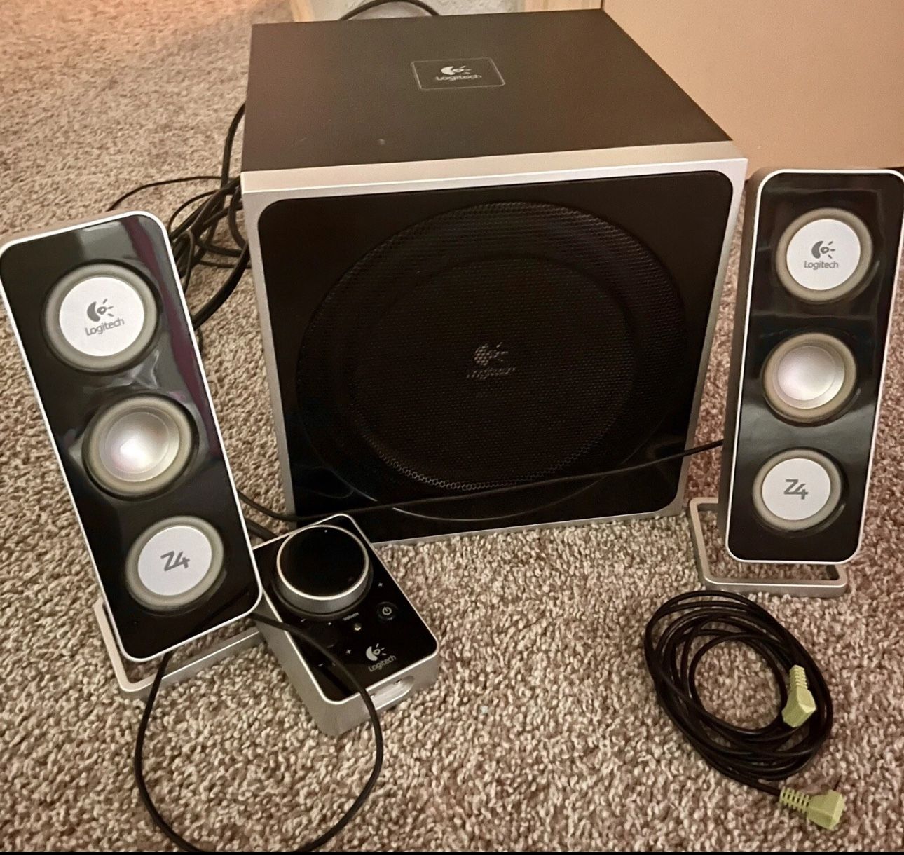 Logitech Z4 vintage computer speakers only three stack with stand silver black