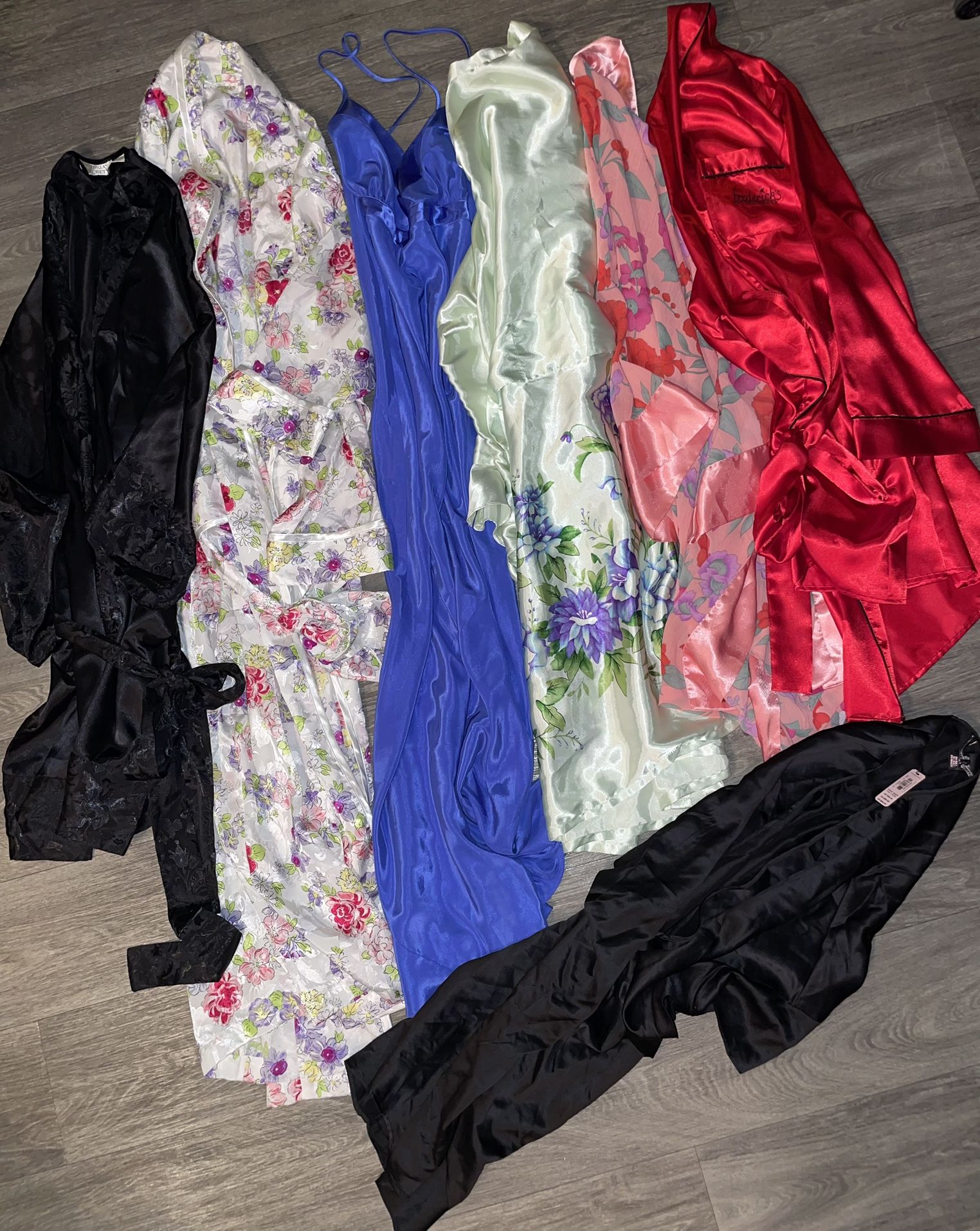 SUCCESSFUL RESELLER BULK LOT ALERT 7 PIECE Vintage Victoria’s Secret Satin, Mesh Robes, Lingerie