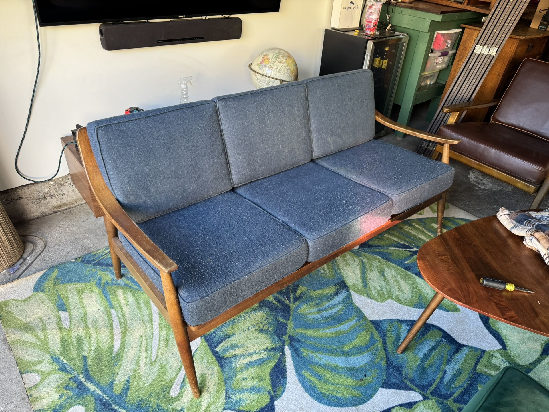 Mid-Century Modern Sofa – Tell City Chair Co.
