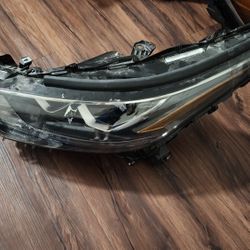 2020 2023 TOYOTA HIGHLANDER Left  HEADLIGHT OEM