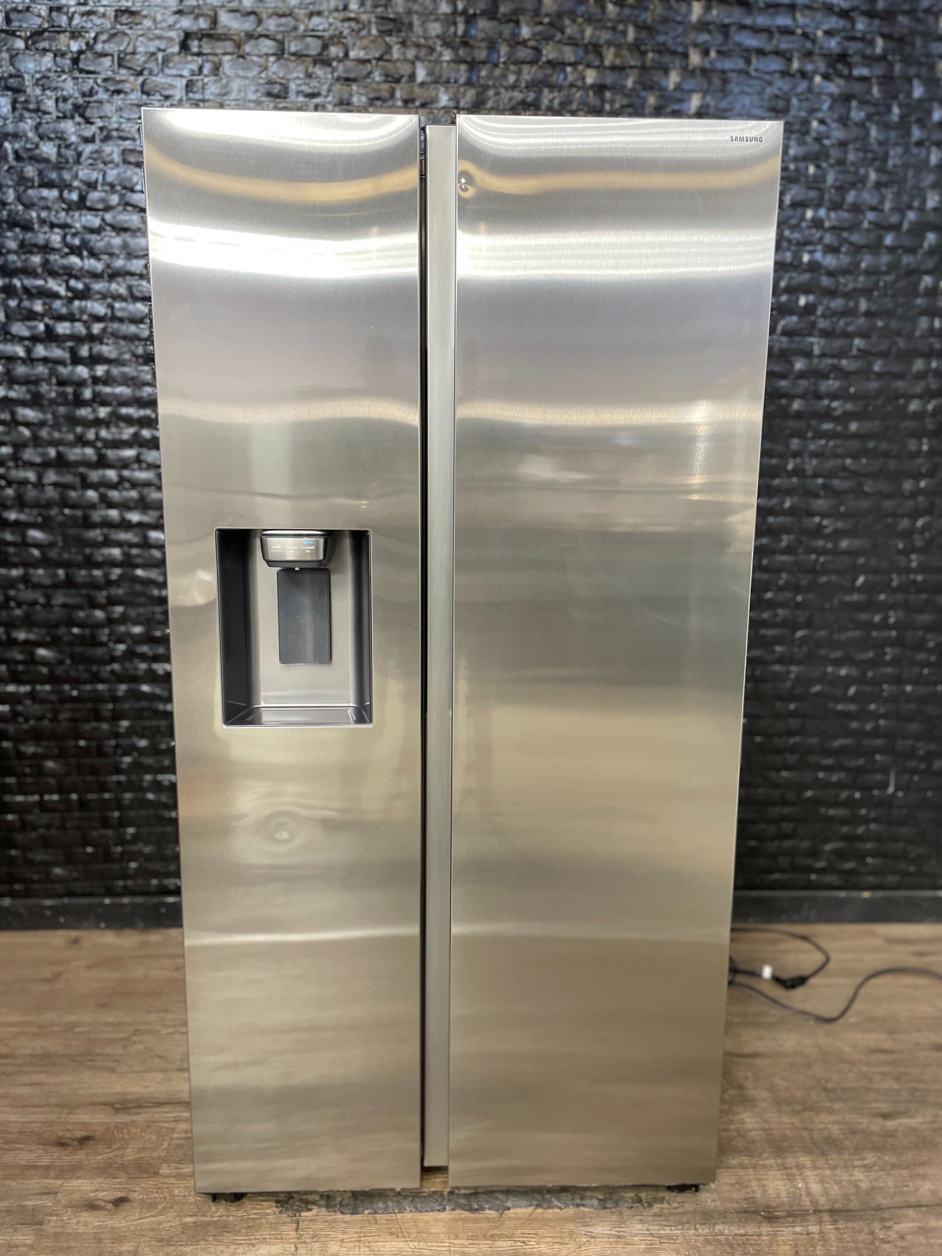 SAMSUNG REFRIGERATOR w/WARRANTY! R2709A