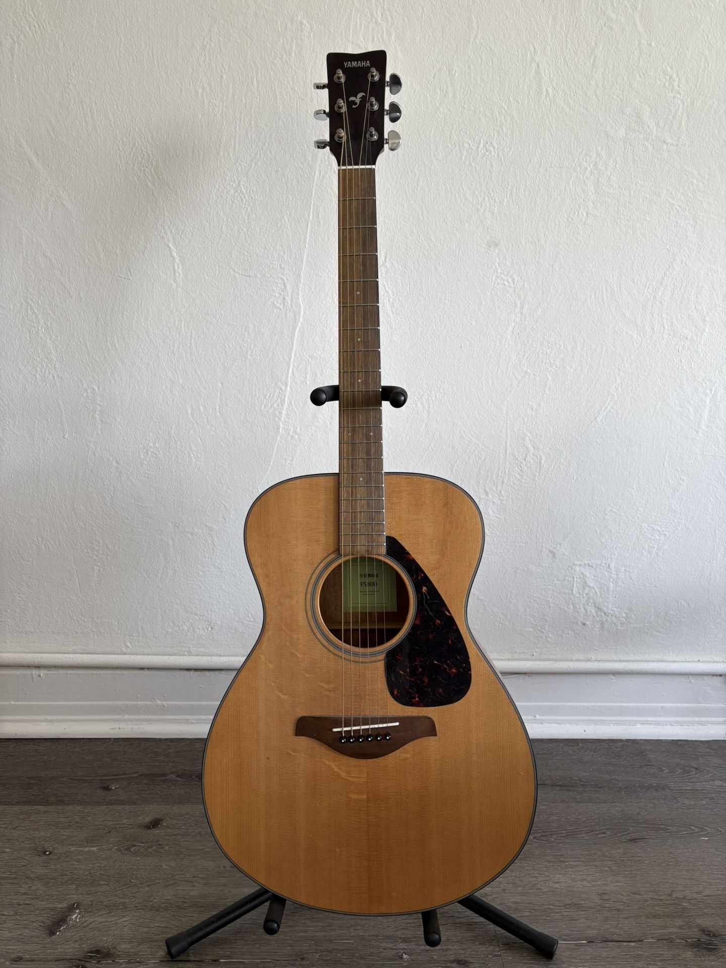 Yamaha Acoustic Guitar