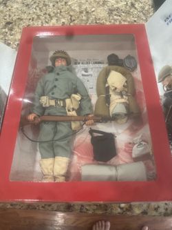 GI Joe D day salute NEW IN BOX (1997)
