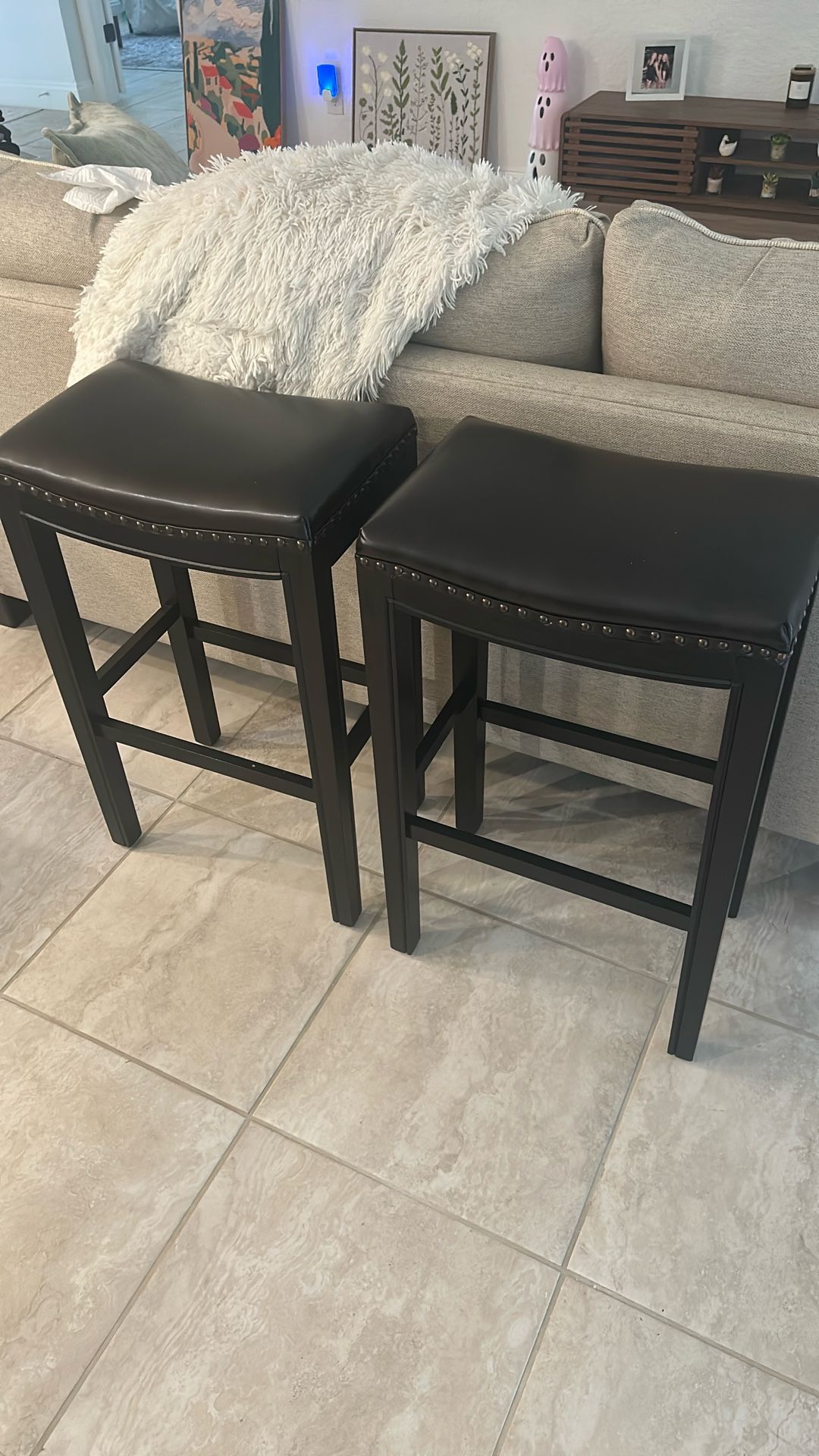 2 - 30 inch bar stools - Like new