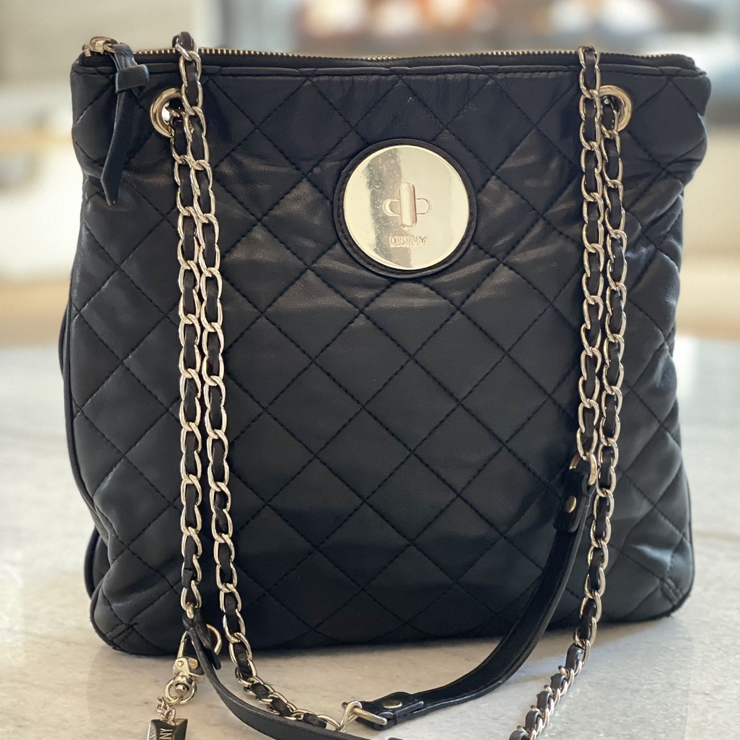 Dkny black leather tote hotsell