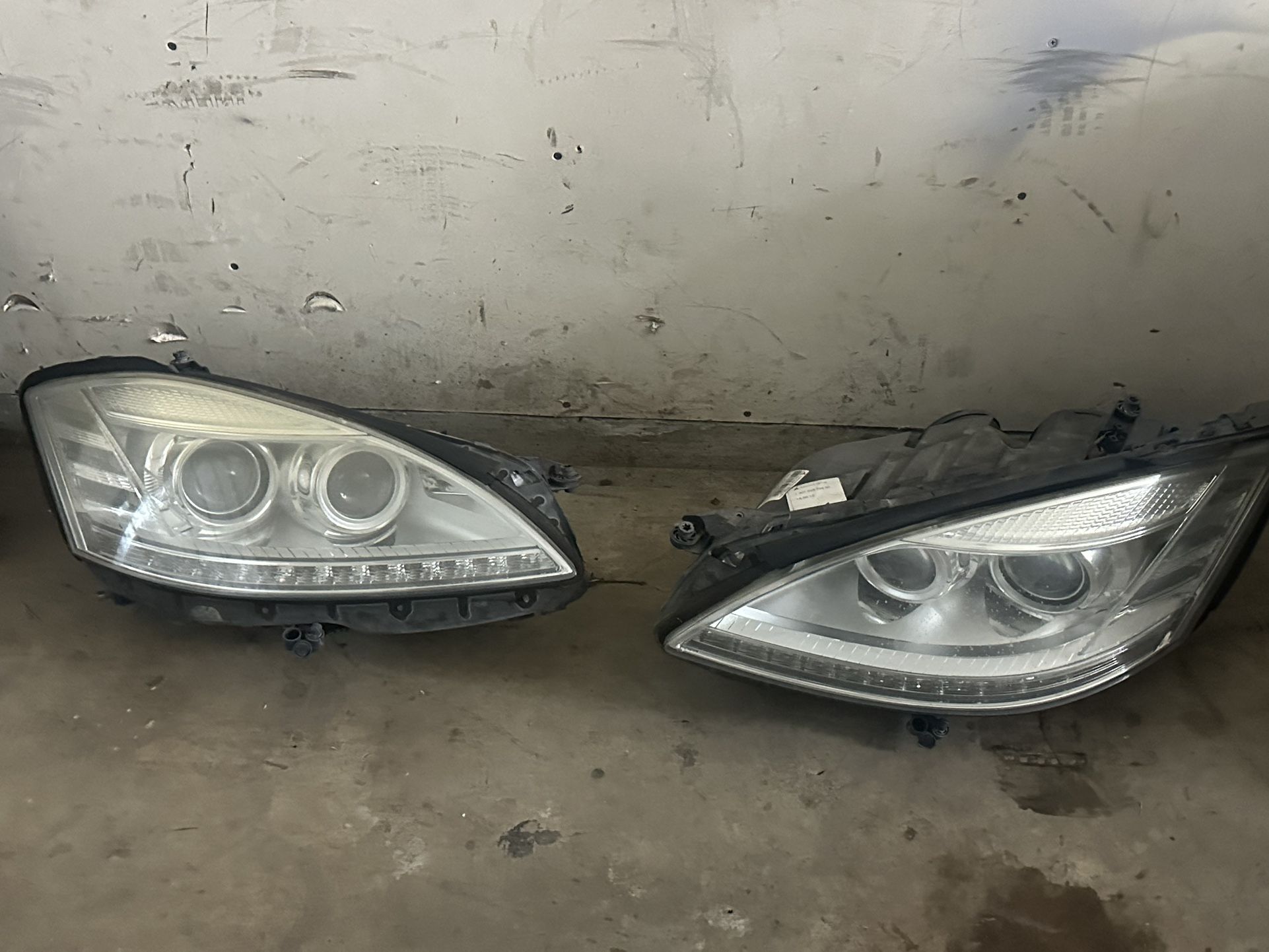 Mercedes S550 Headlights Complete