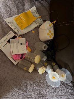 Medela Pump In Style Breast Pump with Accessories