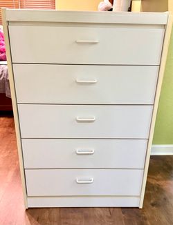 5-Drawer Vertical Chest / Bedroom Dresser White