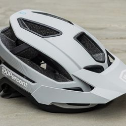 Helmet (Mountain Bike)