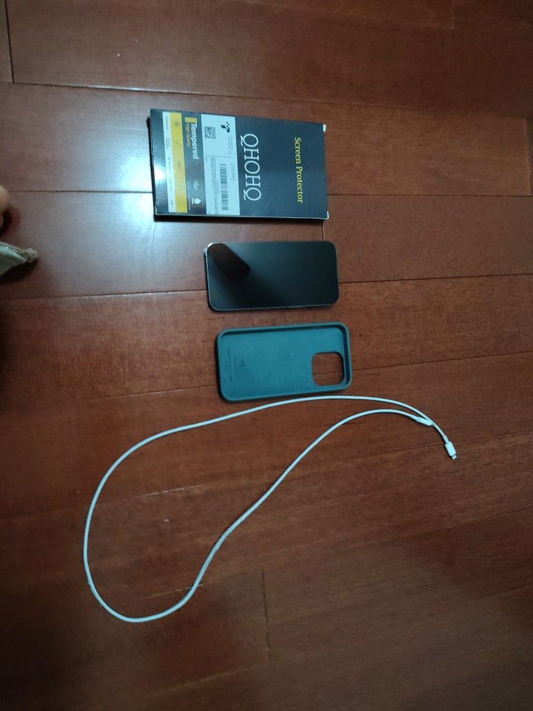 iPhone 13 Pro in like new condition Unlocked