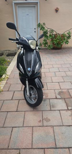 2015 Piaggio fly 150cc scooter