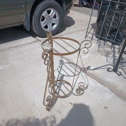 Iron Stand Planter