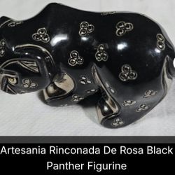 Artesania Rinconada / De Rosa ceramic black panther figurine from their hand‑crafted Uruguayan wildlife line,