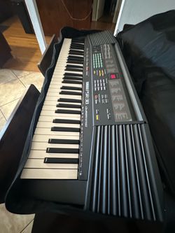 Yamaha PSR-38 Vintage 61-Key Electronic Keyboard with Case