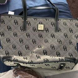 Dooney & Bourke Shoulder Purse 