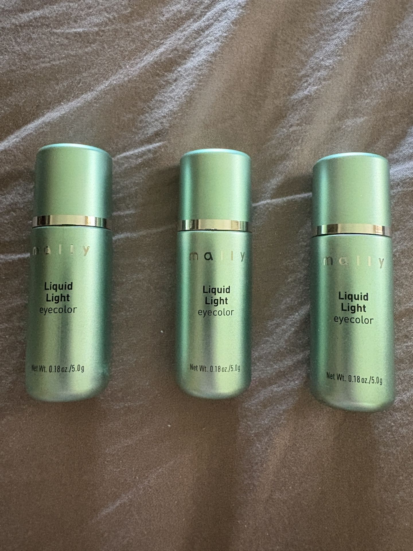 Mally Liquid Light Eyecolor Brown, Champagne, Mint Green