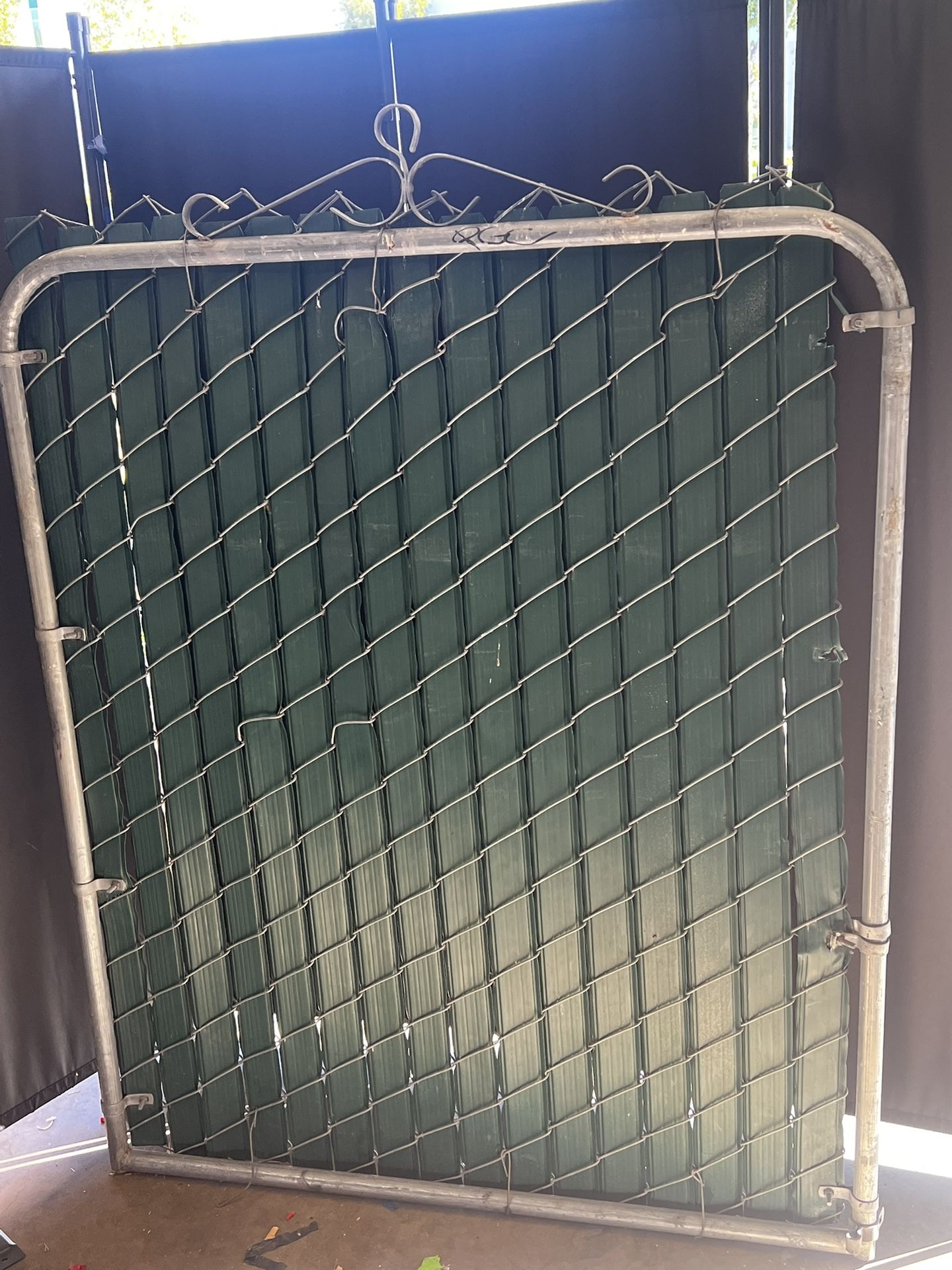 Chain Link Gate With Privacy Blinds