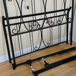 BED  METAL FRAME