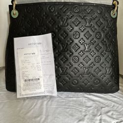 New Louis Vuitton Artsy MM Handbag 