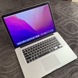 2015 15"inch Intel Core i7 Retina MacBook Pro, 512GB SSD, 16GB RAM. RUNS🏃‍♂️FAST AND SMOOTH. macOS Monterey Installed.