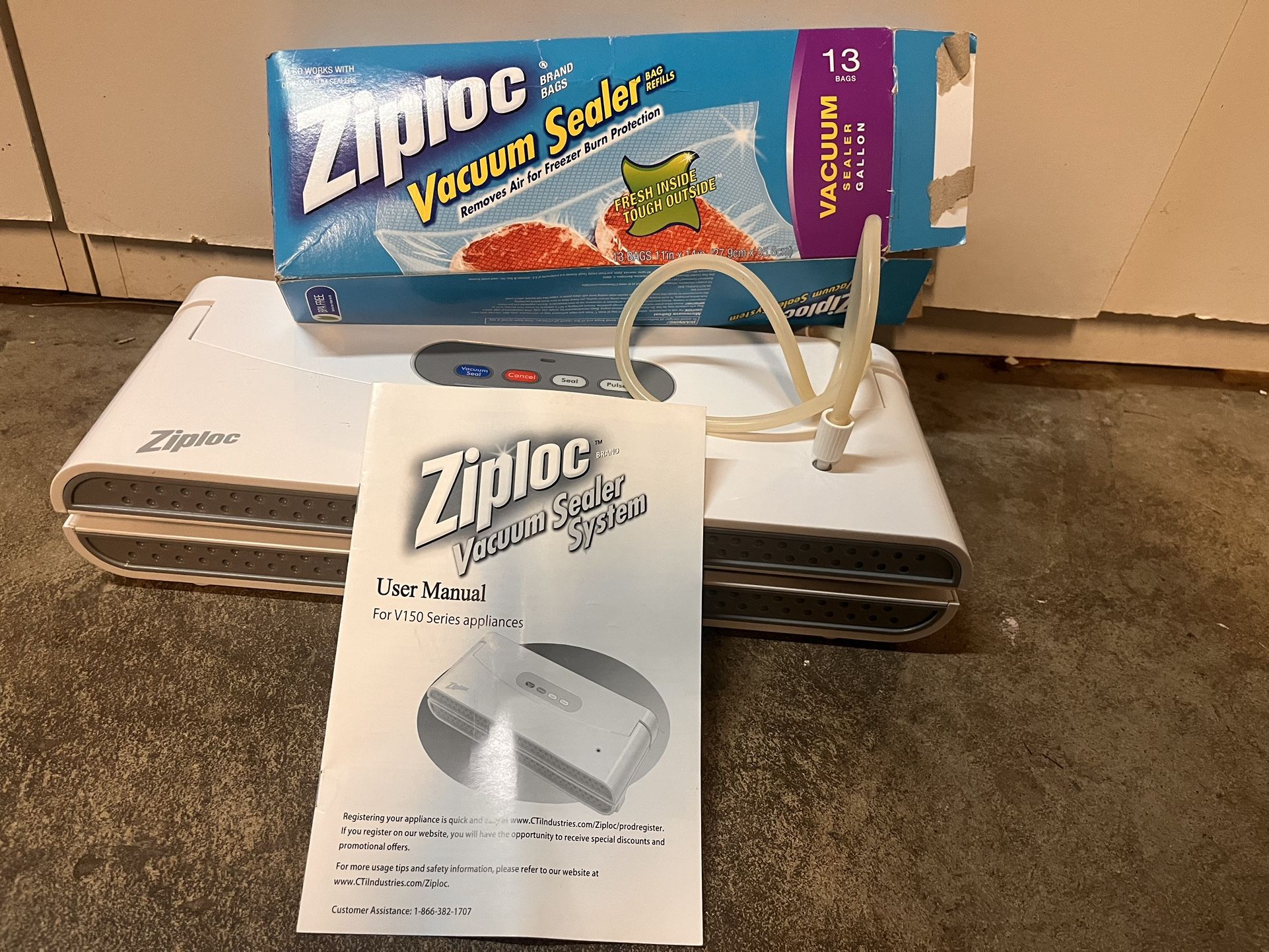 Vacuum Sealer- Ziploc V150 & 7 Sealing Bags