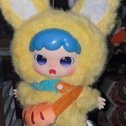 Joymi 400% yellow bunny with blue hair and orange carrot accessory