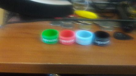 Supreme rubber rings