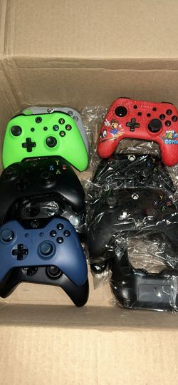 PS3/4 controller Xbox controller excellent condition.
