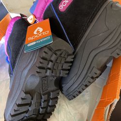 New In Box Toddler Snow Boots Size 9 