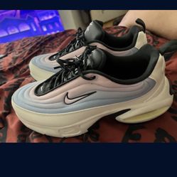 Nike Air Max’s Woman’s