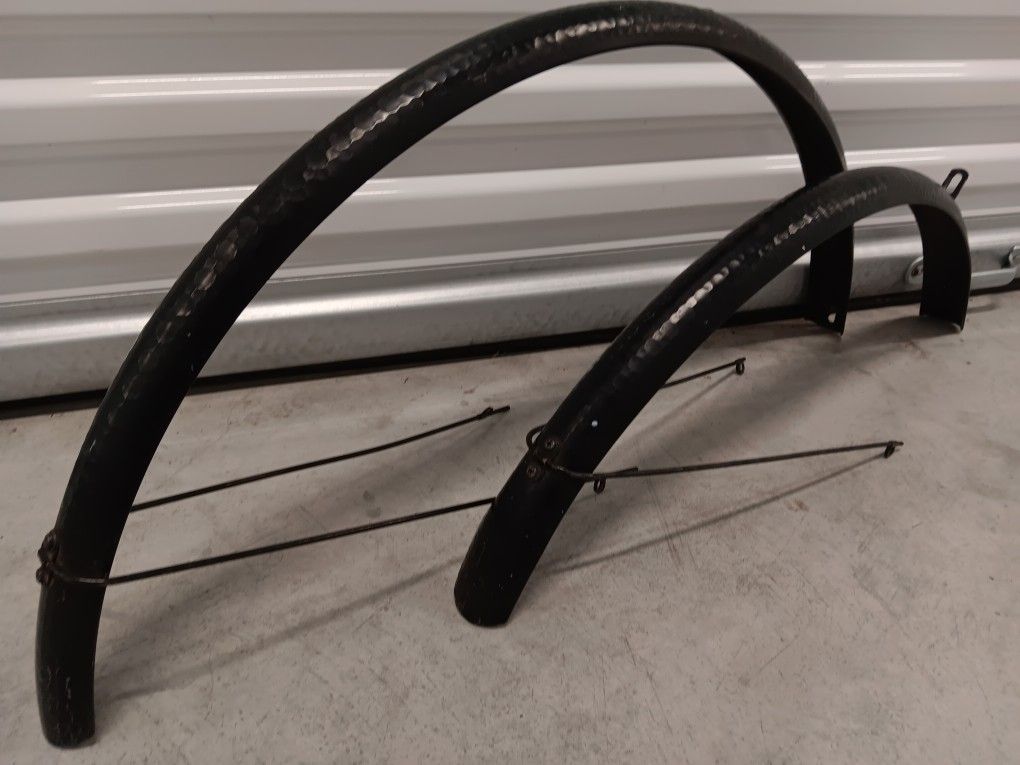 Hammered aluminum full-coverage fenders for 700c wheels/tires